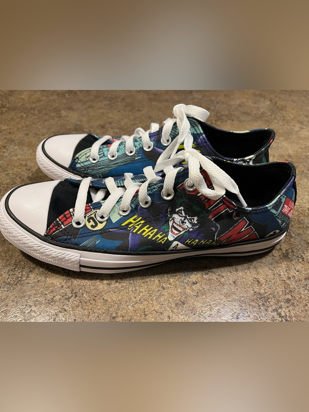 UNISEX The Batman x Converse Chuck Taylor All Star Low 80th anniversary sneakers - Picture 3 of 7